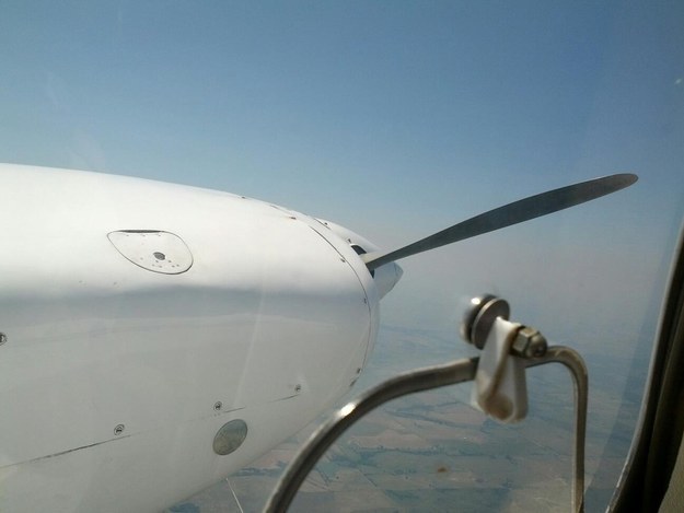 16. 这位乘客应该很后悔上了这台涡轮不会动的飞机...
