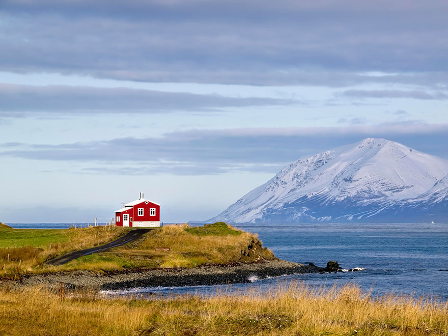 10. 冰島，紅色小屋