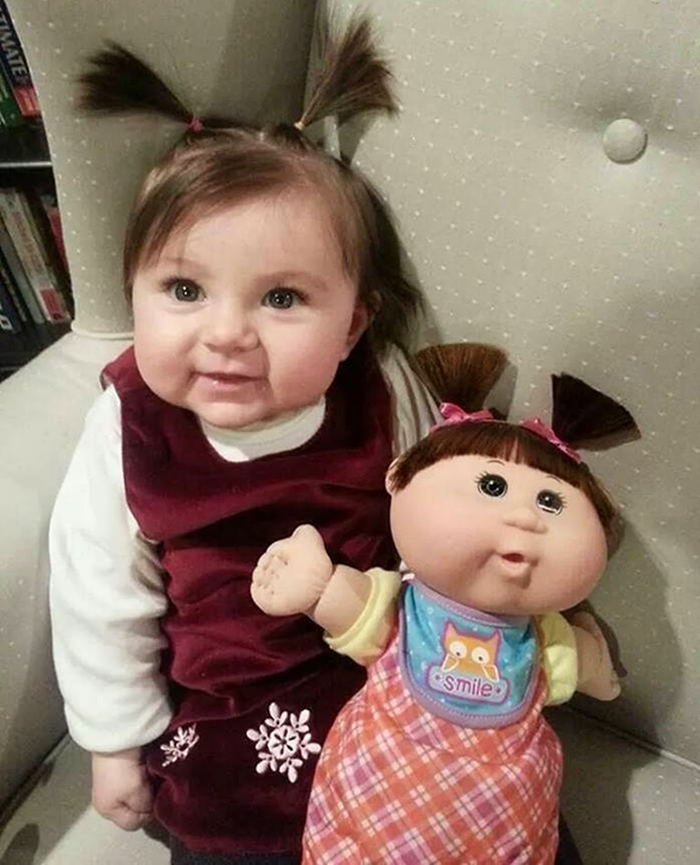 15. 這個小女孩 vs. 娃娃