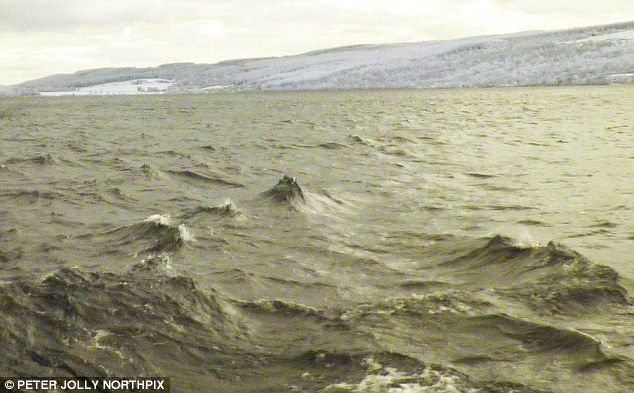 世界上最讓人好奇的奧祕之一──尼斯湖水怪，幾十年來讓專家與遊客蜂擁至蘇格蘭高地一窺究竟。近來，足跡踏遍全世界的超自然研究者Jonathon Bright相信，他也許找到了水怪存在的證據。