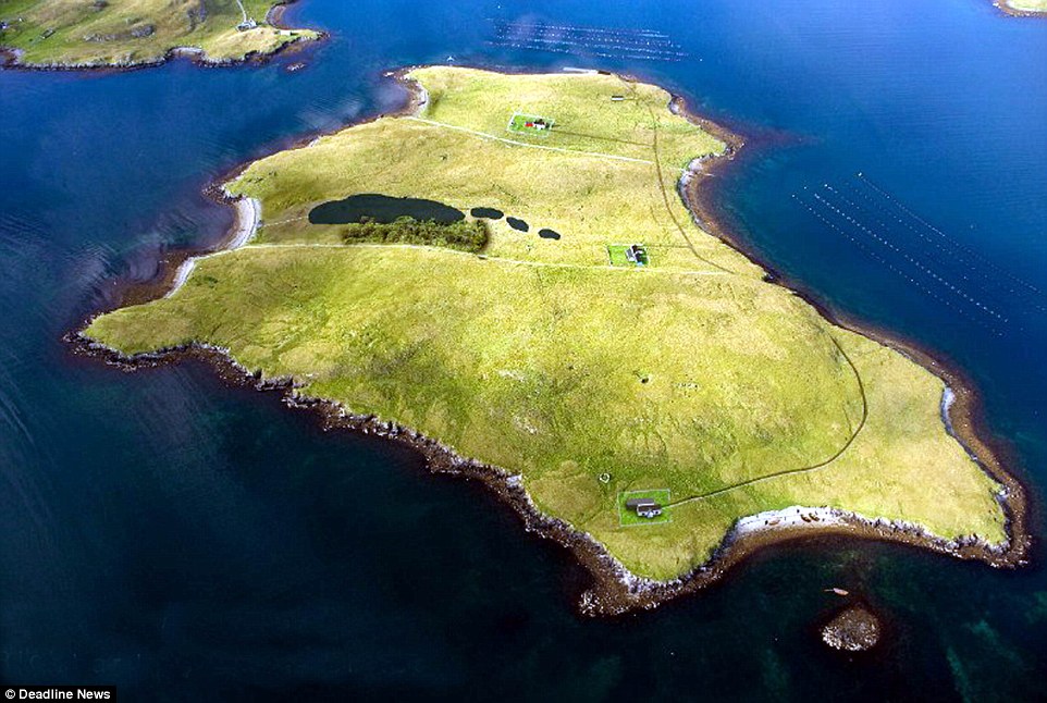 近期有一項來自蘇格蘭的售地消息，一座過去幾十年來都受到限制而無法開發的蘇格蘭島嶼即將以25萬英鎊的價格出售，並且將來可能可以發展成一座生態旅遊島嶼。這座64英畝的林加島（Linga）出售價格與一間在愛丁堡或格拉斯格港埠的兩房公寓差不多，然而林加島（Linga）並沒有提供電力與水，也沒有空房可以讓人搬進去住。  林加島位於蘇格蘭北部的昔得蘭 （Shetland）群島，最後標到林加島的人將被允許能夠在島上開發生態旅遊等生意、設置風力發電設施、建造碼頭和修復兩間廢棄的小農舍來作為度假小屋。