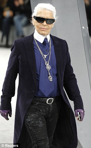 大名鼎鼎的香奈兒設計師Karl Lagerfeld已經高齡81歲，每天都打扮的像有虐待狂的吸血鬼...