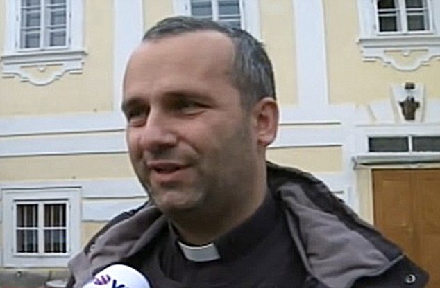 教堂神父Marek Dunda證實了影片內容的真實性