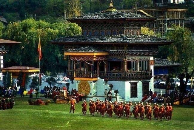 10.)不丹自1975年後從未進行過人口統計，因此不丹的人口數是個謎。