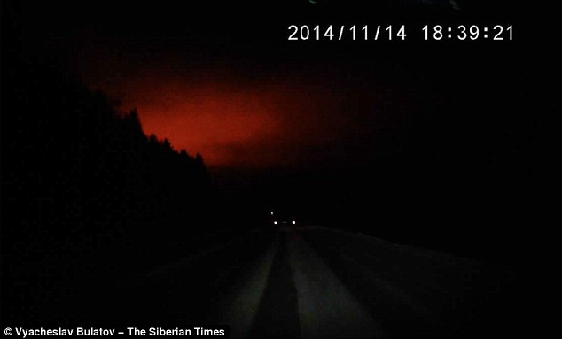 俄羅斯的夜空在短短的11秒之內發生了劇烈的變化。