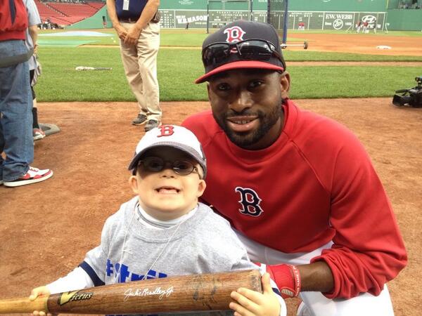 Liam也是棒球迷，在今年年初时他才刚见了波士顿红袜队的 Jackie Bradley Jr 和Clay Buchholz。