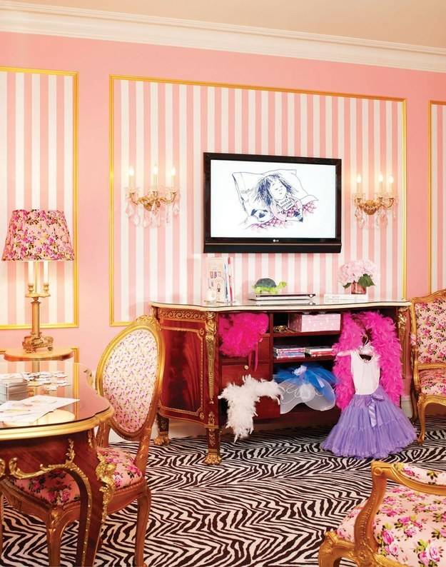 Stay in the honorary Eloise Suite from the series of classic children’s books, and enjoy her full set of dress up clothes, Eloise books and DVDs, and more. Not an Eloise fan? There’s also a “Knights of the Plaza” suite with a medieval theme.