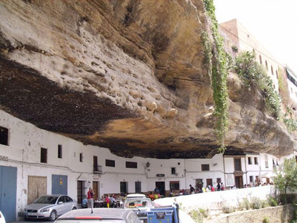 setenil city under rock 8 Rock Overhangs Integrated in Local Architecture: The Town Under Rocks in Spain