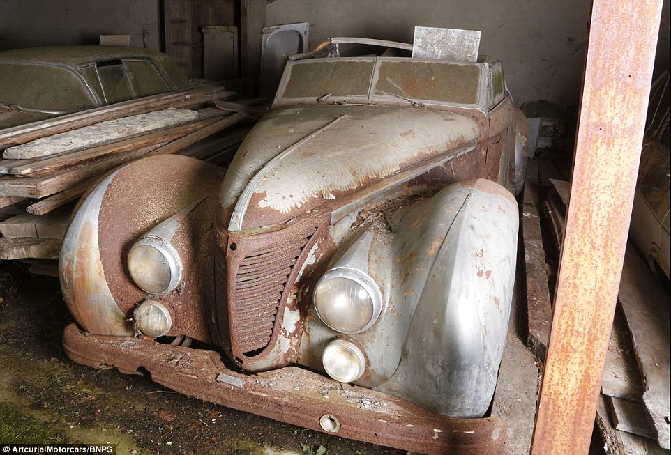 曾经属于埃及末代法老法鲁克一世（King Farouk）的Talbot-Lago T26 Cabriolet也在其中。