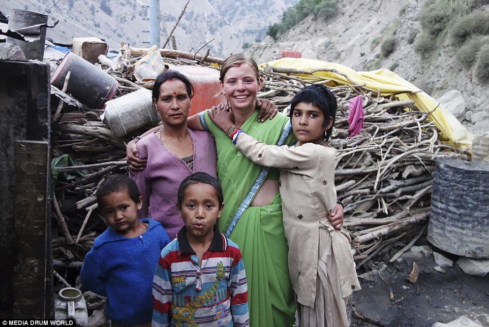 Shirin在印度旅行期间，居住在路边贫民窟的一户人家里，而她一天的花费只有英镑4.5元(约台币225元)。