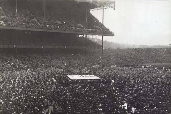 1923年，在洋基體育場的拳擊比賽