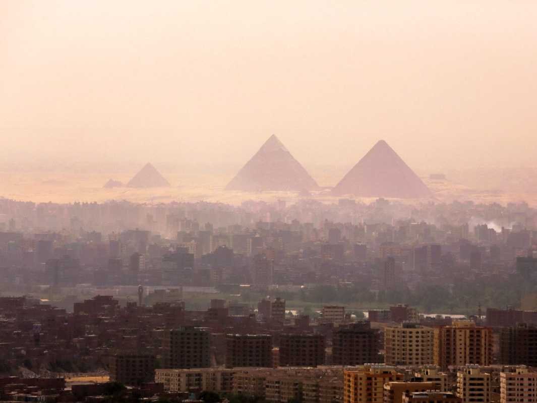 4. 金字塔，开罗，埃及(Cairo, Egypt)