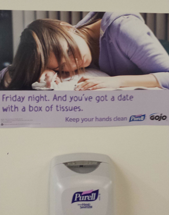 3. 這個洗手液的廣告，是不是有點太過頭了...上頭寫：星期五晚上，你跟一盒衛生紙有個約會。讓你的手保持乾淨。