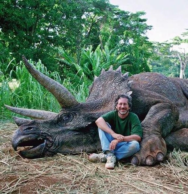 5. 史蒂芬·史匹柏（Steven Spielberg）并没有杀了一只恐龙。（连结）
