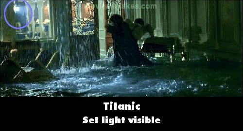 鐵達尼號-燈光外露