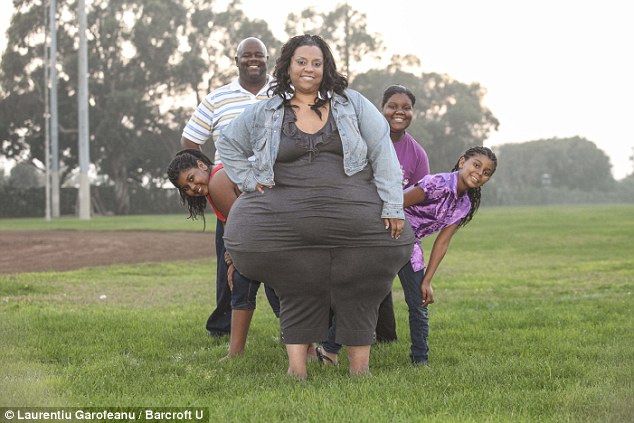 來自洛杉磯、39歲的她是全世界臀部最大的女人，即便身高只有162公分的她，臀圍卻高達243公分。即便有這麼驚人的臀圍，她還是認為自己很健康、也有其他女人都羨慕的身材。