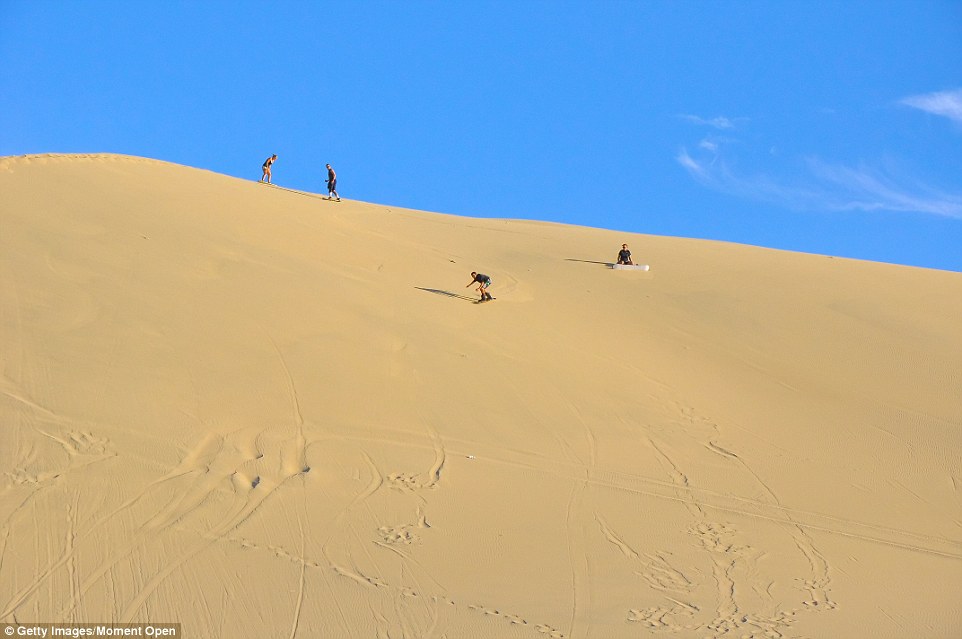 Huacachina residents rent out sandboards and buggies for backpackers who travel to this magical town. Visitors can experience the impressive sand dunes and magnificent views