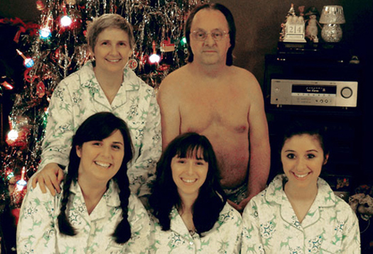 Naked Dad Pajamas ~ 26 Funny, Creepy Family Christmas Photos