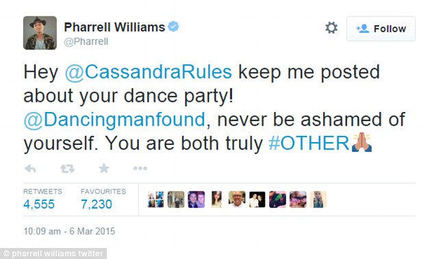 而美國知名歌手菲瑞威廉斯 (Pharrell Williams)、狂人安德魯 (Andrew W.K) 都公開地向跳舞哥Sean打氣、跟他說任何人都該盡情地跳舞而不用感到害羞！菲瑞甚至還表示他將會到這場派對來為Sean演出！