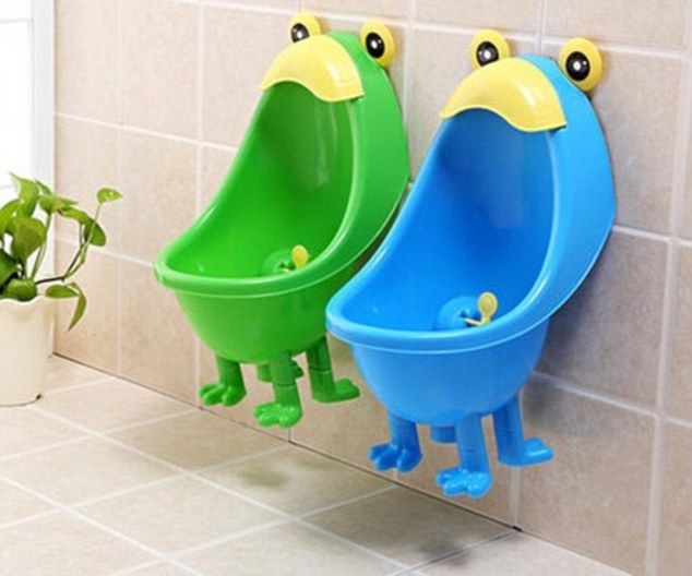 Gaping: Urinals for the youngest members of the family are also on sale on Taobao