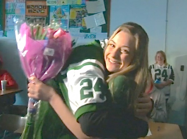 Sarah Kardonsky asks Mike Pagano a Jets Fan to Prom with the help of the actual Jets