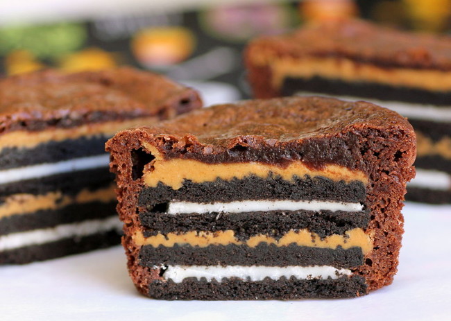 Oreo and Peanut Butter Brownie Cakes