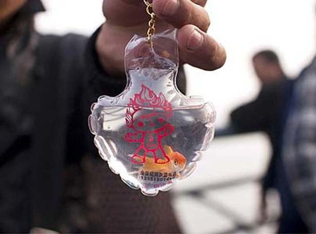 Each keychain supposedly contains crystalized oxygen and enough nutrients to keep the animals alive.