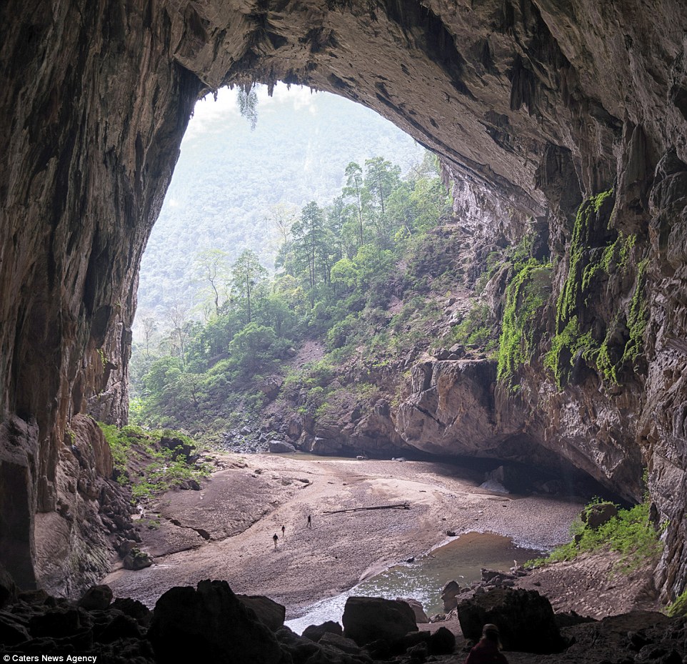 Hang En is the world's third largest cave and even has its own climate as well as varied scenery