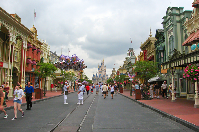Devices called Smellitizers are strategically placed throughout the park to emit certain scents, such as on Main Street USA, the smell of cookies and vanilla is emitted.