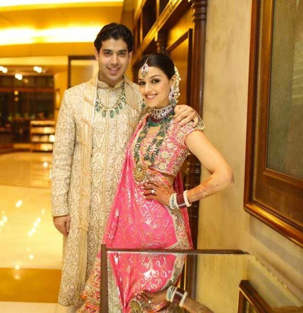 And now for the sad news. She's married *insert sound of a million hearts breaking* to entrepreneur Alkesh Tandon.