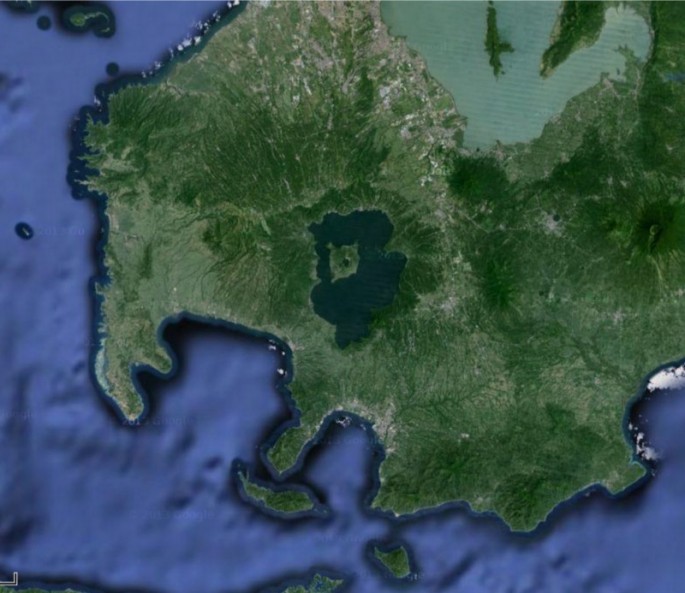 This is the southern end of Luzon Island.
