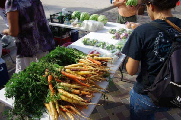 It also hosts an immensely popular farmer's market on weekends. 