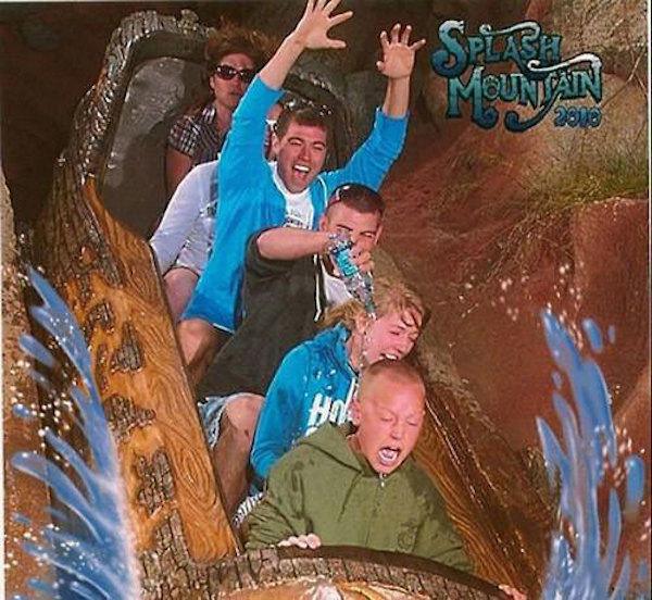 funny splash mountain water bottle7 Theme park photos that were worth buying (27 Photos)