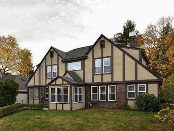 $1 million in Boston could afford you a Tudor home with four bedrooms and 2,500 Sq feet. </p><br /><br /><br /><br /><br /><br />
<p>Price: $999,900<br /><br /><br /><br /><br /><br /><br />
Square footage: 2,596