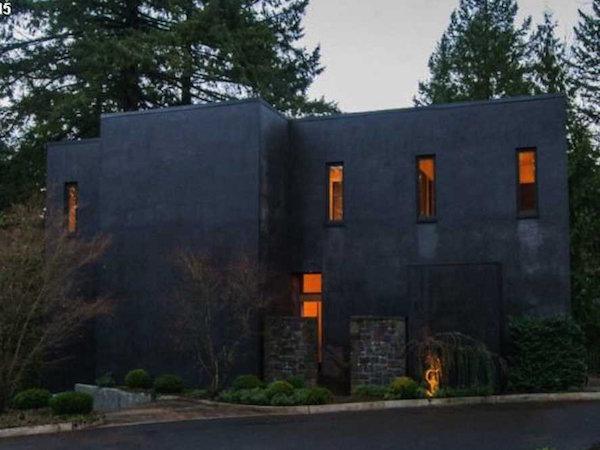 In Portland, this $2 million home has more than 4,300 square feet of space.</p><br /><br /><br /><br /><br /><br />
<p>Price: $1.997 million<br /><br /><br /><br /><br /><br /><br />
Square footage: 4,371