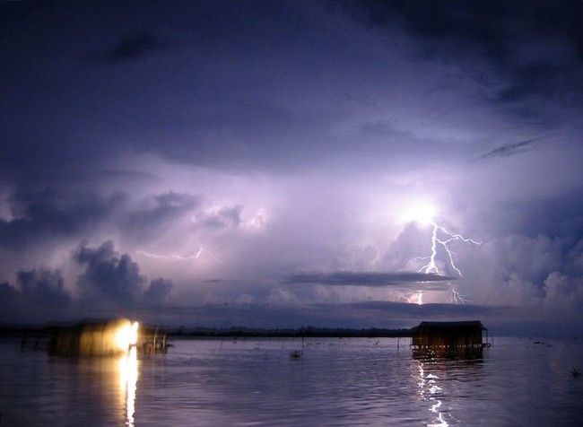 There is a lake that almost constantly experiences lightning.