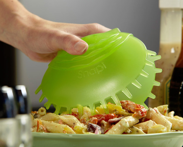 A device that lets you serve with one hand.