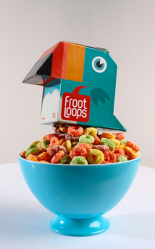 This Froot Loops cereal box.