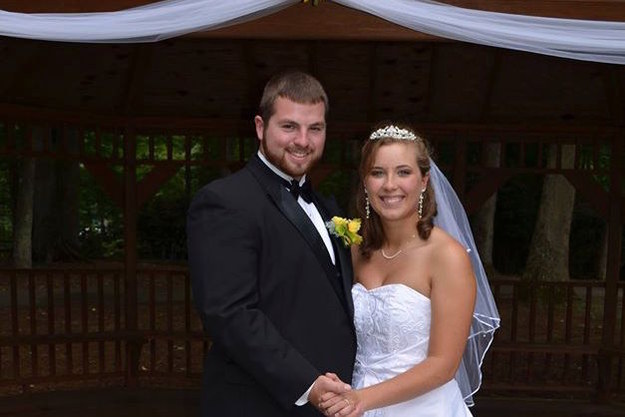 But just 19 days after the wedding, the newlyweds faced a serious hardship. Justice Stamper was driving to meet up with her husband when her car was struck from behind. She survived but suffered multiple injuries.