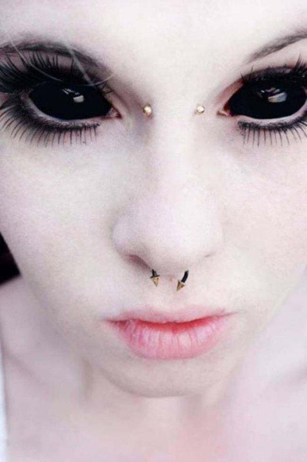 people with bizarre body modifications 7 These people must really hate their parents (21 Photos)