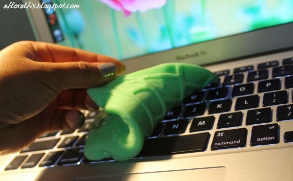 Use cleaning slime to easily pick up dirt and grime from small crevices.