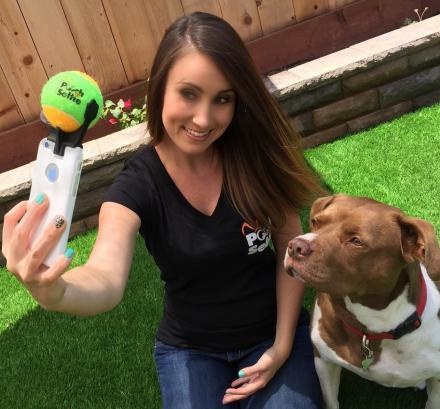 The smartphone attachment ball that captures the best canine selfies. 