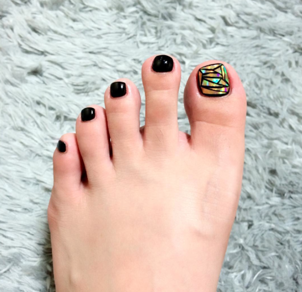 In which case: GET READY FOR GLASS TOENAILS!