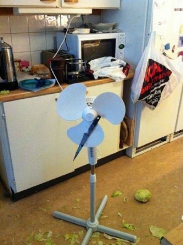 Can't afford an expensive blender? Stick a knife on a fan and you'll be dicing like a pro.