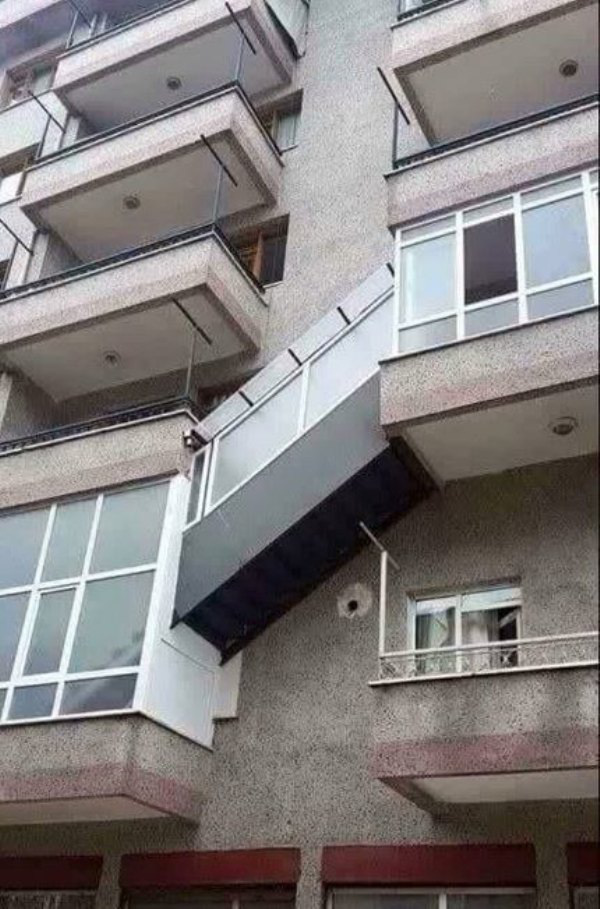 horrible construction mistakes failures 14 Construction so bad its kind of impressive really (40 Photos)