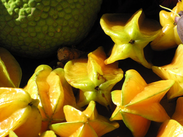 Starfruit
Starfruits contain oxalic acid and should only be eaten if you have strong kidneys. Weak or impaired kidneys can't filter out neurotoxins that can cause vomiting, convulsions, and mental confusion.