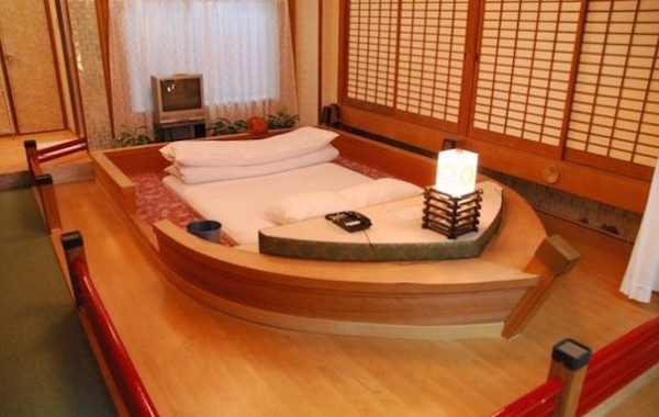 in-japan-you-can-rent-these-fetish-rooms-for-100-bucks-an-hour-30-photos-12