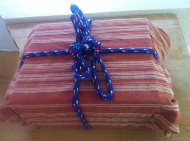 This husband who "went green" with wrapping presents: