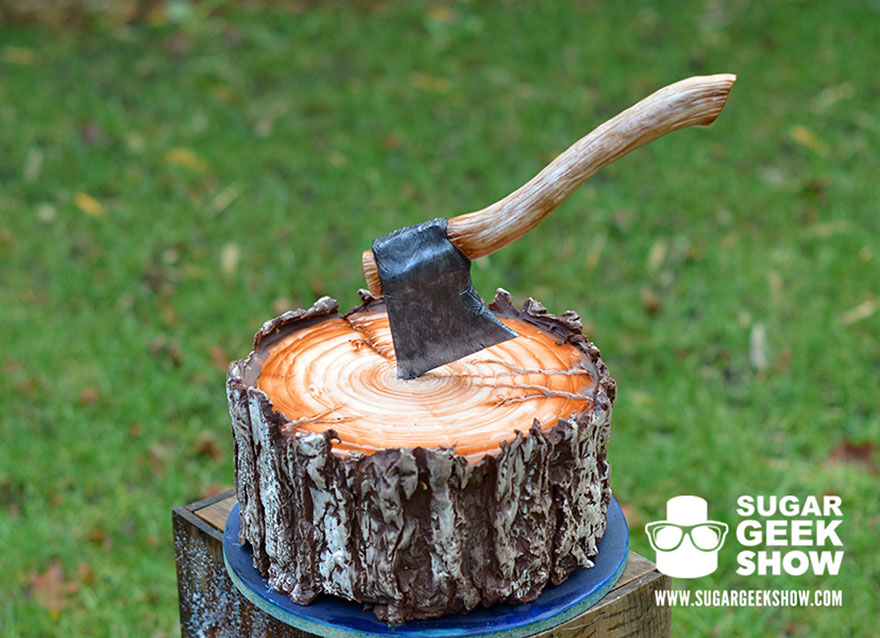 lumberjack-tree-trunk-cake-axe-sugar-geek-show-4