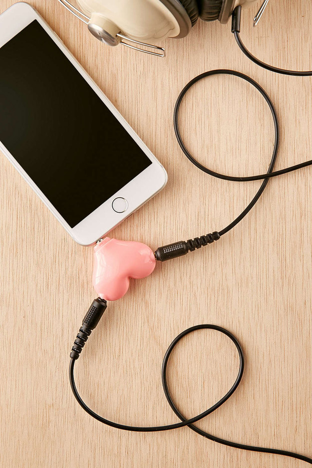 A heart to help you listen to music (or watch a video) with a friend.